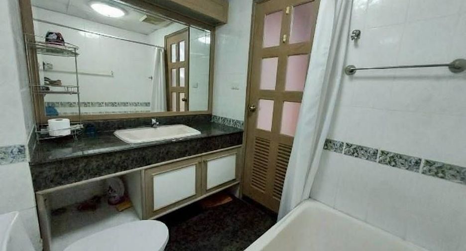 For sale 2 bedrooms condo in Chatuchak, Bangkok