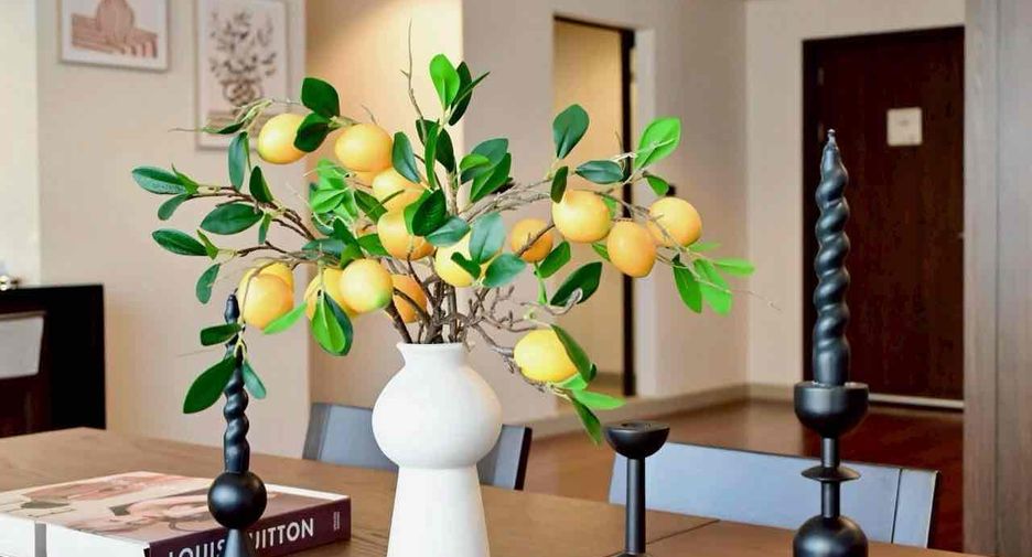 For rent 4 bedrooms apartment in Khlong Toei, Bangkok