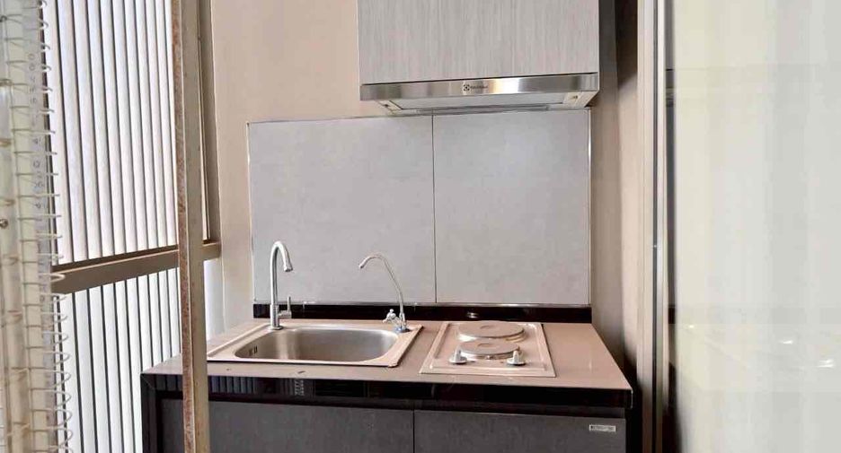 For rent 4 bedrooms apartment in Khlong Toei, Bangkok