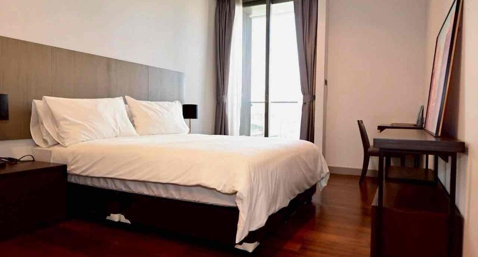 For rent 4 bedrooms apartment in Khlong Toei, Bangkok