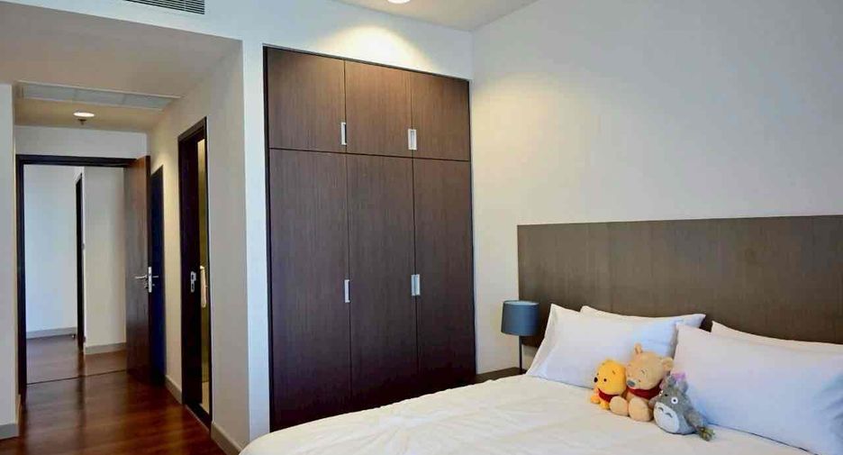 For rent 4 bedrooms apartment in Khlong Toei, Bangkok