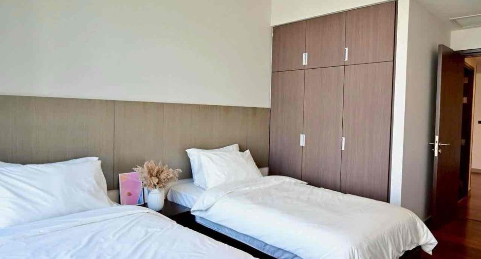 For rent 4 bedrooms apartment in Khlong Toei, Bangkok