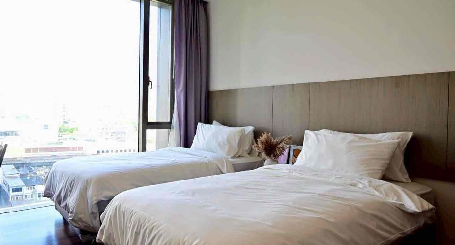 For rent 4 bedrooms apartment in Khlong Toei, Bangkok