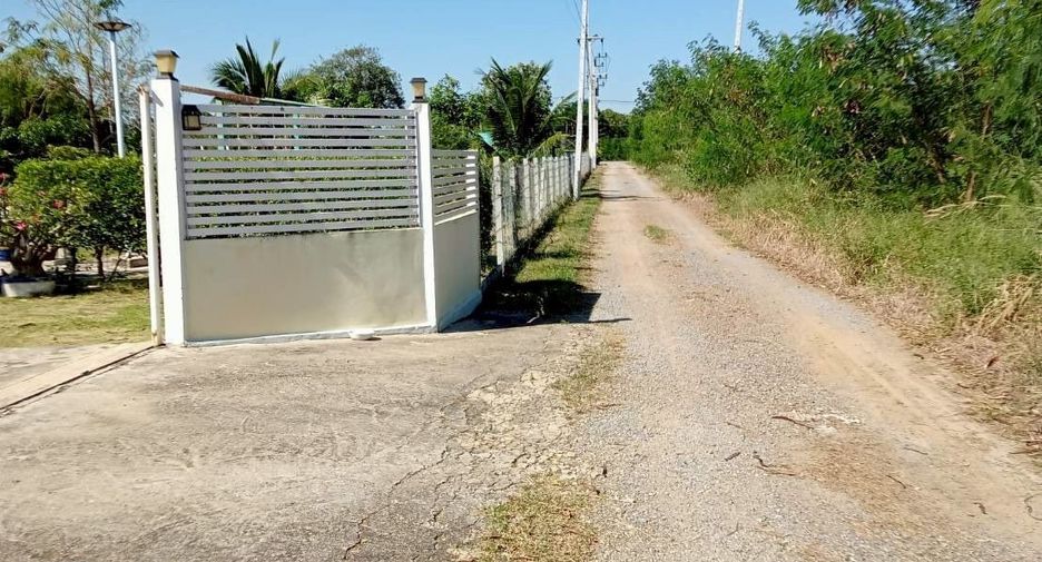 Grundstück zum Kauf in Phatthana Nikhom, Lopburi