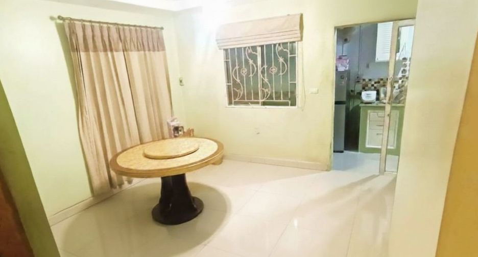 For sale 3 bedrooms townhouse in Mueang Nonthaburi, Nonthaburi