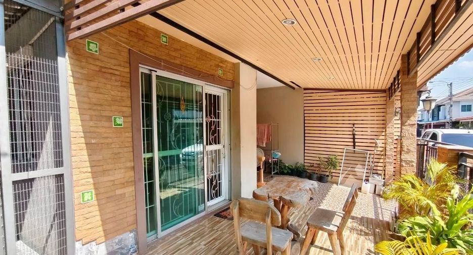 For sale 3 bedrooms townhouse in Mueang Nonthaburi, Nonthaburi