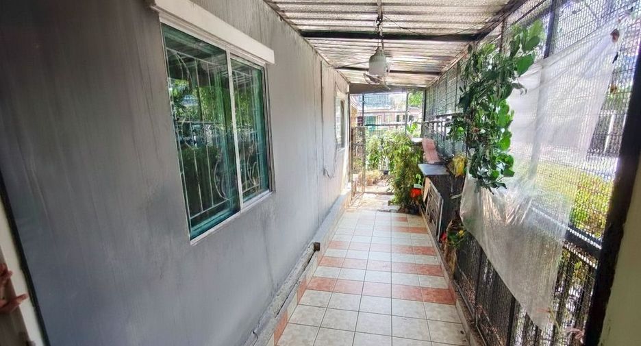 For sale 3 bedrooms townhouse in Mueang Nonthaburi, Nonthaburi