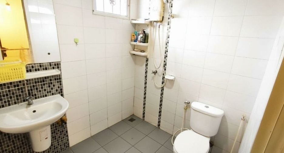 For sale 3 bedrooms townhouse in Mueang Nonthaburi, Nonthaburi
