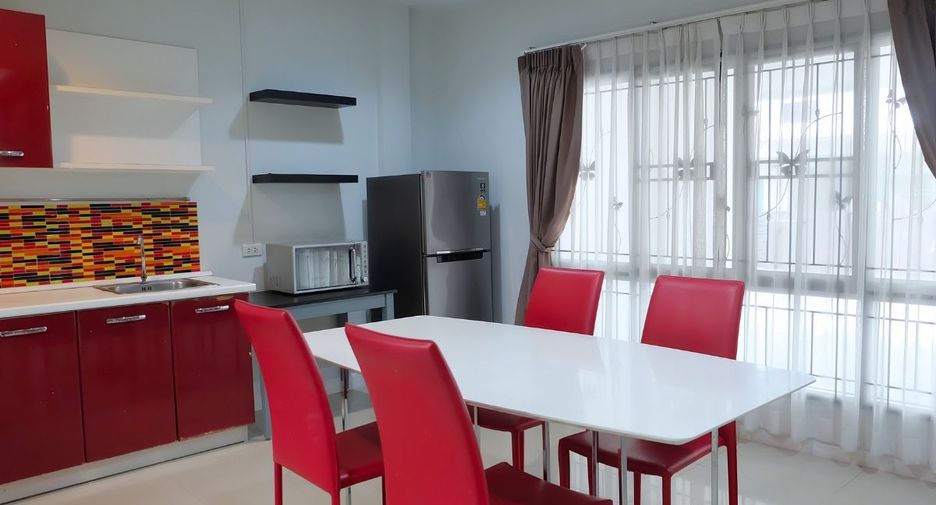 Reihenhaus zum Kauf mit 3 Zimmer in Ban Bueng, Chonburi