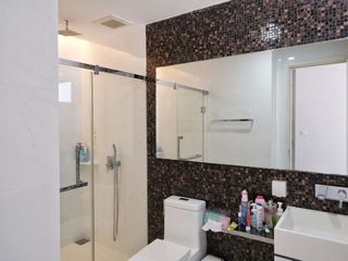 Condo en venta de 2 habitaciones en Khlong Toei, Bangkok