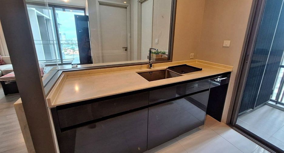 Condo en venta de 2 habitaciones en Khlong Toei, Bangkok