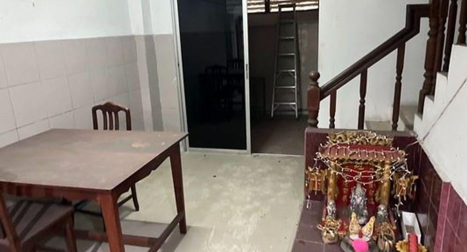 For sale 1 bed retail Space in Phra Pradaeng, Samut Prakan