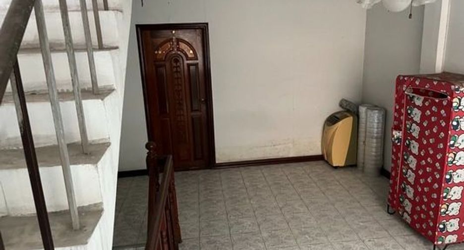 For sale 1 bed retail Space in Phra Pradaeng, Samut Prakan