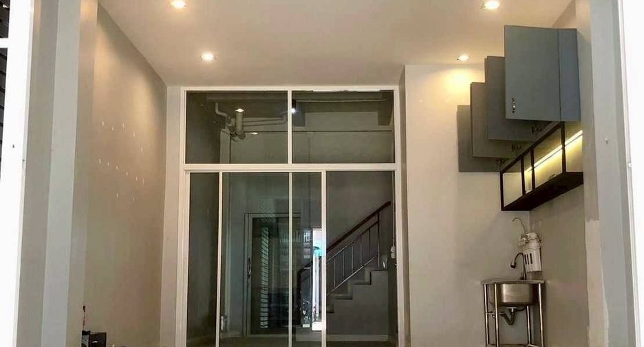 Local comercial en venta de 3 habitaciones en Khlong Luang, Pathum Thani