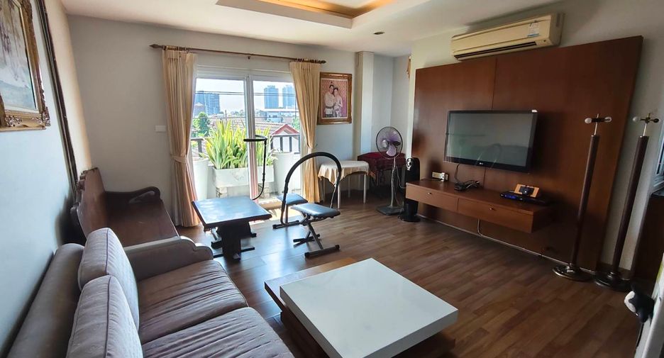 Casa en venta de 5 habitaciones en Pak Kret, Nonthaburi