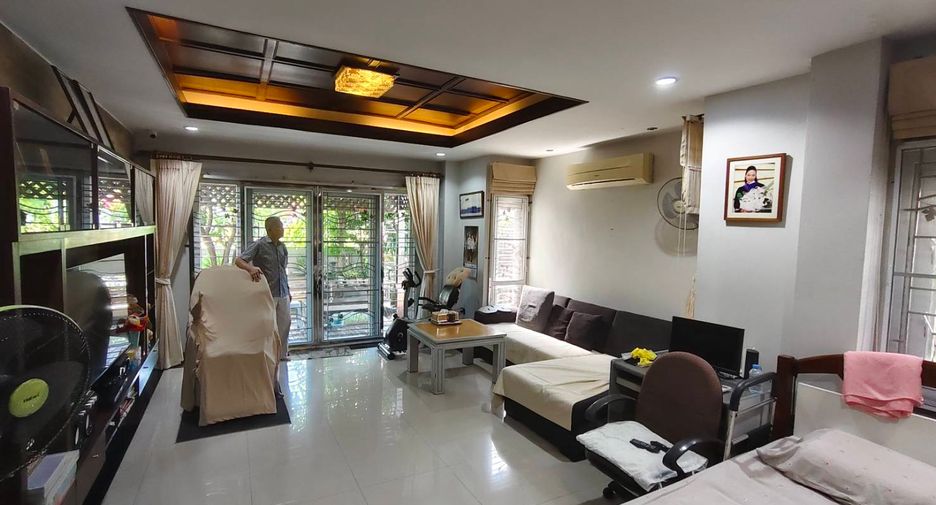 Casa en venta de 5 habitaciones en Pak Kret, Nonthaburi