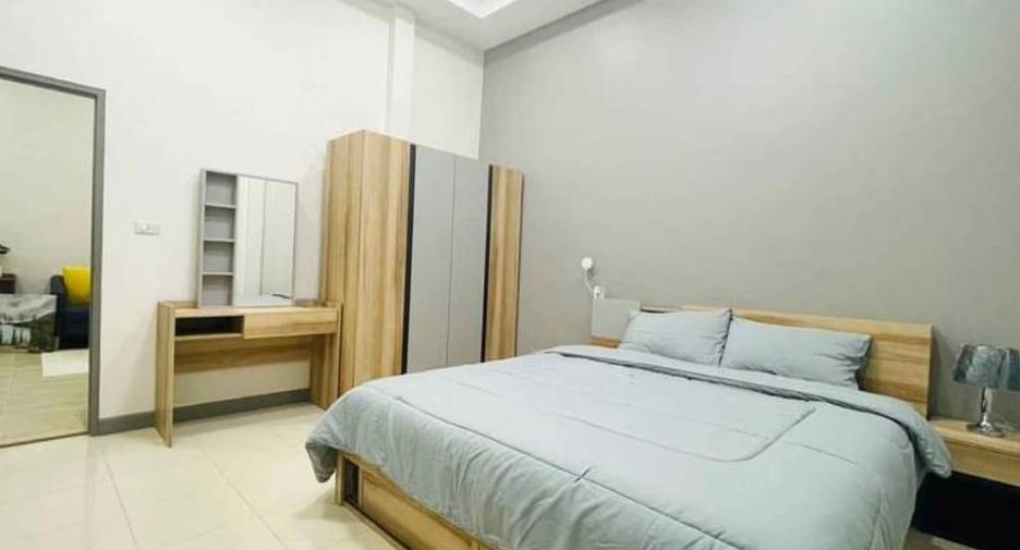 For rent 4 bedrooms house in Mueang Phuket, Phuket