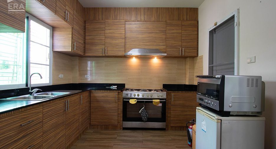 For sale 3 ベッドルーム house in Ban Chang, Rayong