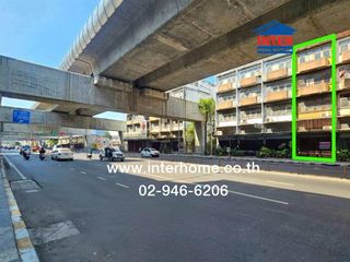 For sale 3 bedrooms retail Space in Bang Phlat, Bangkok