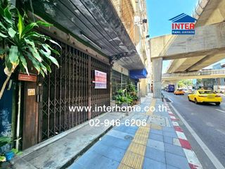 For sale 3 bedrooms retail Space in Bang Phlat, Bangkok