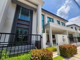 Аренда 5 спальни дом в Bang Phli, Самутпракан