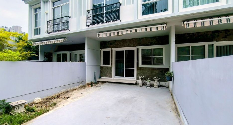 For rent 2 bedrooms townhouse in Bang Phli, Samut Prakan