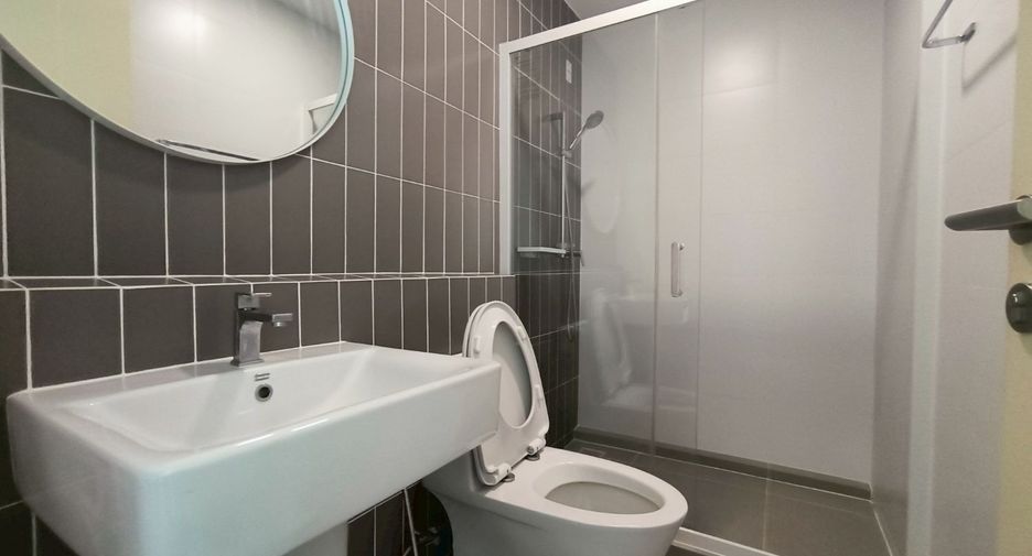 For rent 2 bedrooms townhouse in Bang Phli, Samut Prakan