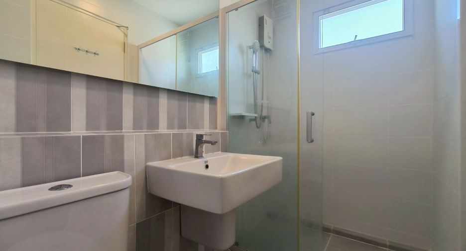 For rent 2 bedrooms townhouse in Bang Phli, Samut Prakan