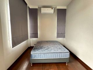 Casa en alquiler y en venta de 4 habitaciones en Lat Krabang, Bangkok