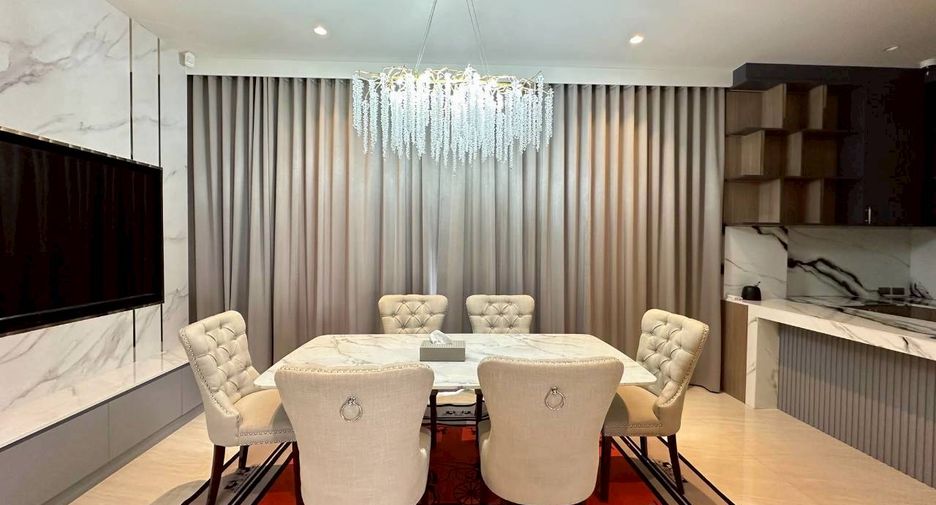 Casa en alquiler y en venta de 4 habitaciones en Lat Krabang, Bangkok