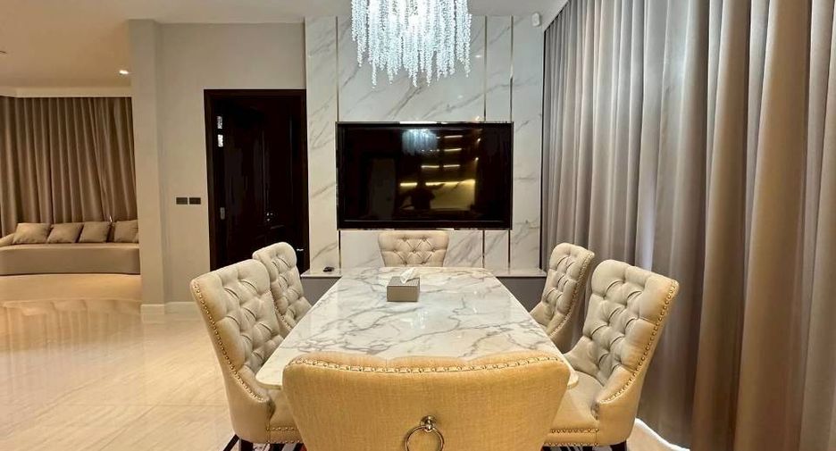 Casa en alquiler y en venta de 4 habitaciones en Lat Krabang, Bangkok