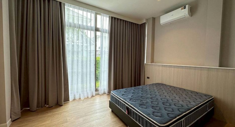 Casa en alquiler y en venta de 4 habitaciones en Lat Krabang, Bangkok