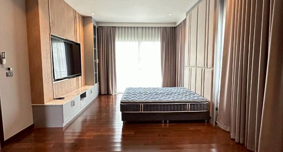 Casa en alquiler y en venta de 4 habitaciones en Lat Krabang, Bangkok
