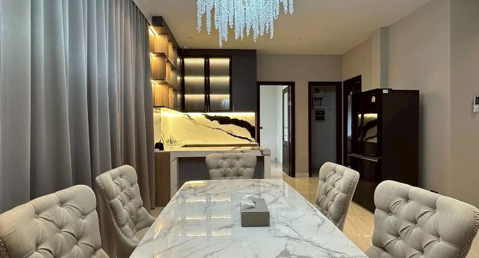 Casa en alquiler y en venta de 4 habitaciones en Lat Krabang, Bangkok