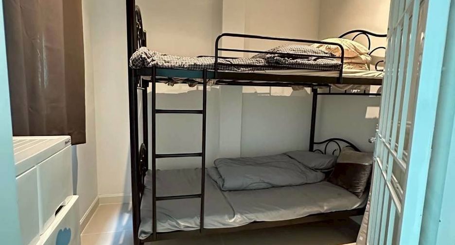 Casa en alquiler y en venta de 4 habitaciones en Lat Krabang, Bangkok