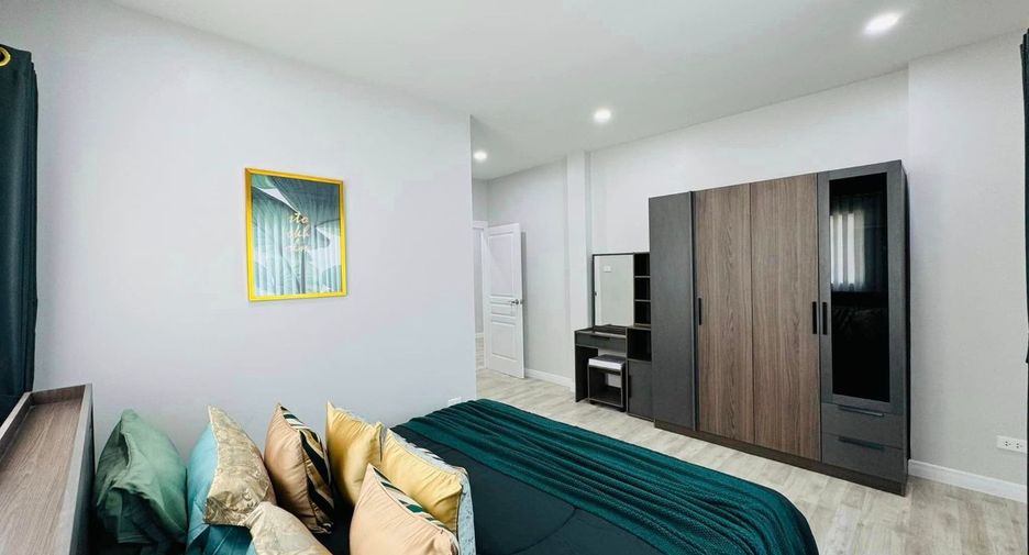 For sale 4 bedrooms house in Bang Lamung, Chonburi