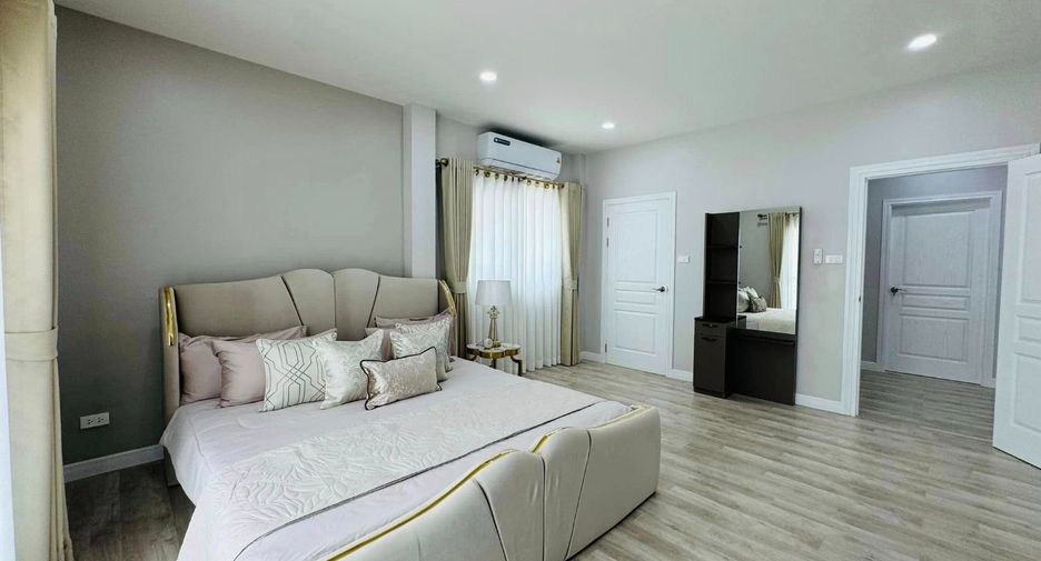 For sale 4 bedrooms house in Bang Lamung, Chonburi