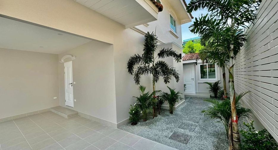 For sale 4 bedrooms house in Bang Lamung, Chonburi