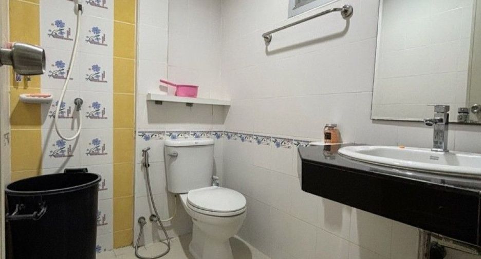 For sale 2 bedrooms townhouse in Bang Sao Thong, Samut Prakan