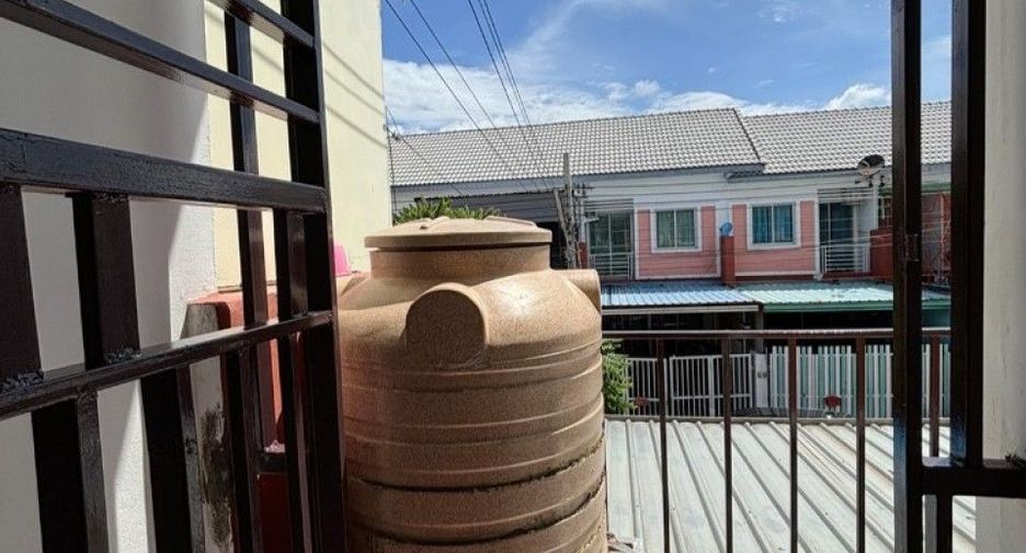 For sale 2 bedrooms townhouse in Bang Sao Thong, Samut Prakan