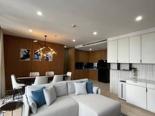 À louer 2 chambres condo à Pathum Wan, Bangkok