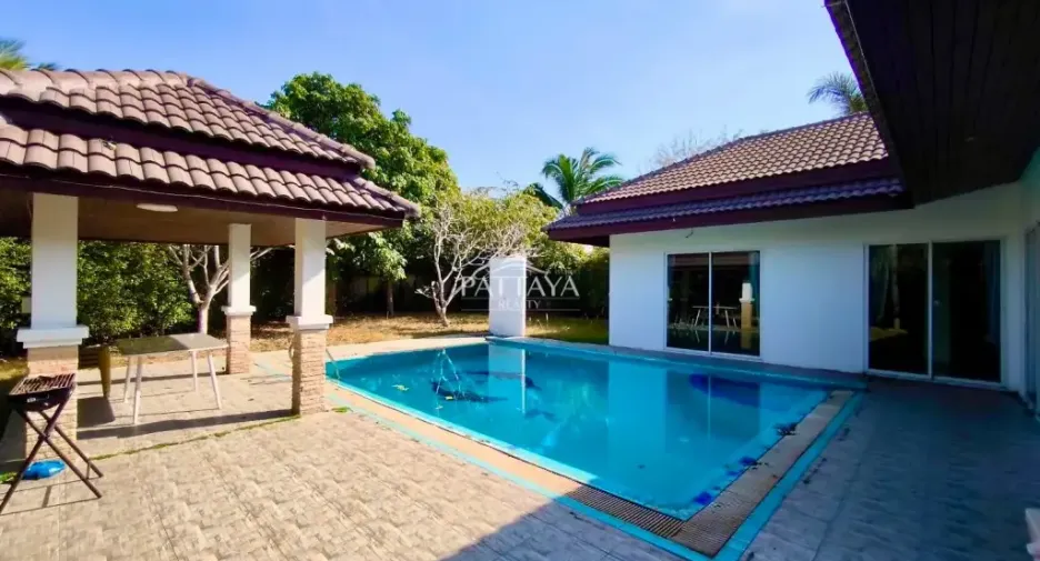 For rent and for sale 3 bedrooms villa in Bang Lamung, Chonburi