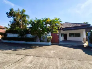 Villa en alquiler y en venta de 3 habitaciones en Bang Lamung, Chonburi