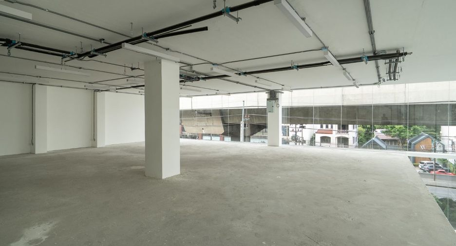 For sale retail Space in Suan Luang, Bangkok
