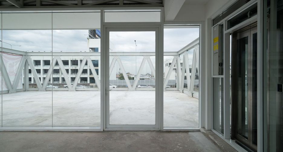 For sale retail Space in Suan Luang, Bangkok