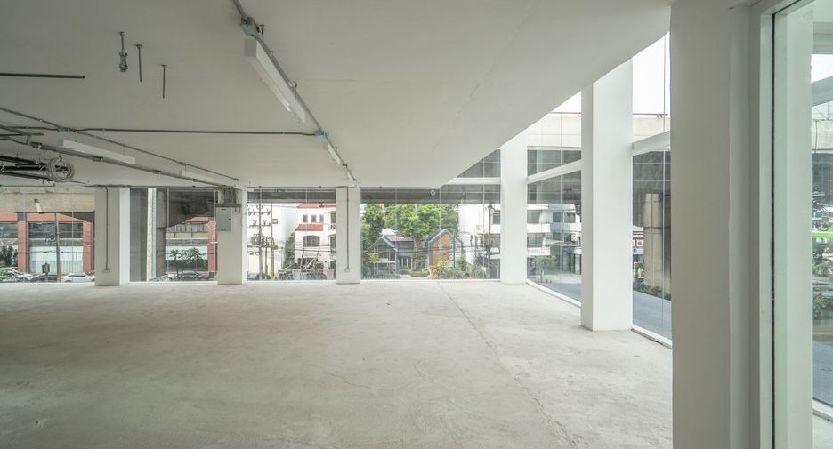 For sale retail Space in Suan Luang, Bangkok