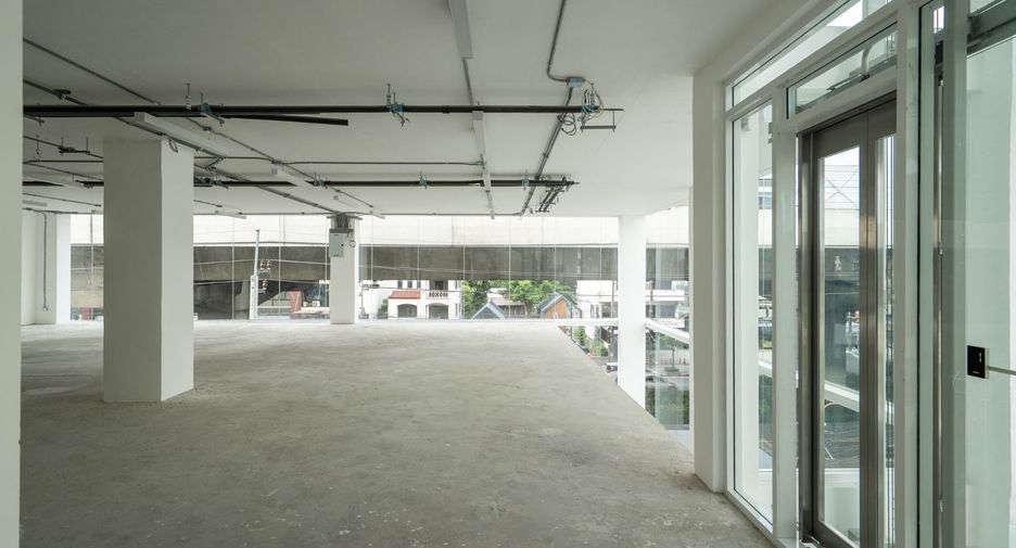 For sale retail Space in Suan Luang, Bangkok