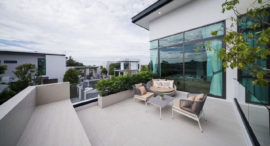 For sale 4 bedrooms house in Mueang Nonthaburi, Nonthaburi