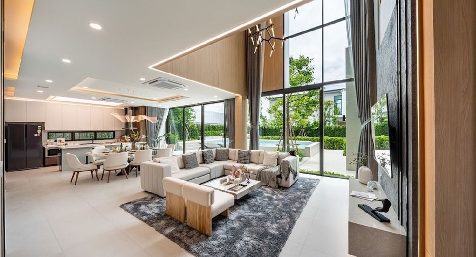 For sale 4 bedrooms house in Mueang Nonthaburi, Nonthaburi