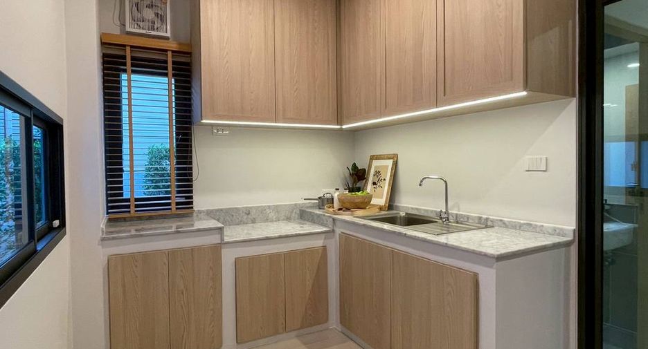 Casa en venta de 4 habitaciones en Saraphi, Chiang Mai